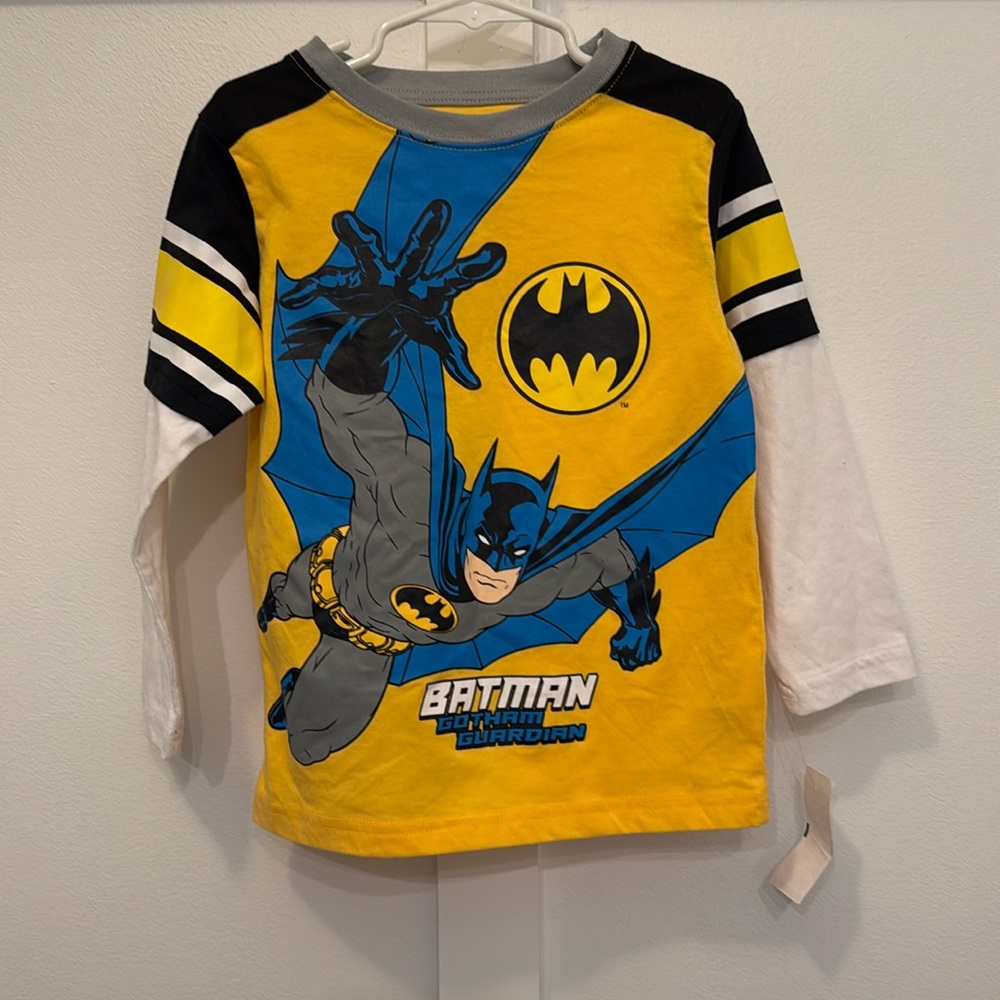 New Boys Batman t-shirt long sleeve size 4T nwt